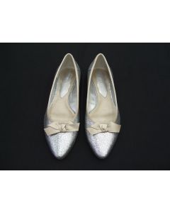 NINE WEST FLATS SHOES SIZE 7.5 LADIES SLIP ON GLITTER SHOES DRESS SILVER BOW