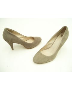 ZU SHOES SIZE 8.5 FORMAL DRESS HEELS SUEDE HEEL LADIES CLOSED TOE ROUND TAUPE